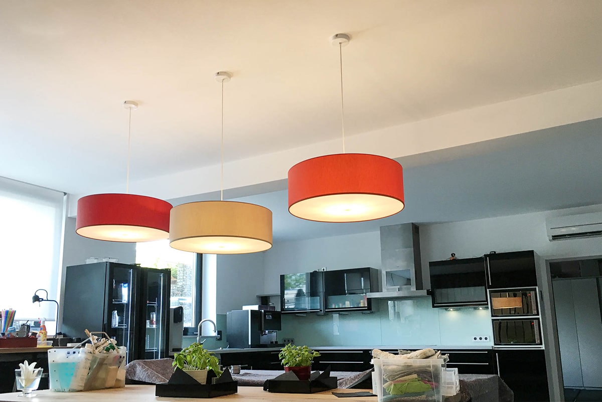 Spanndecke Küche Esszimmer Hängeleuchte Lampe Beleuchtung