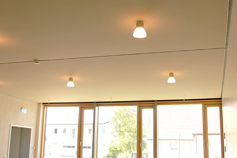 Galerie Spanndecke Akustikspanndecke Kindergarten Beleuchtung vorhandene Lampen