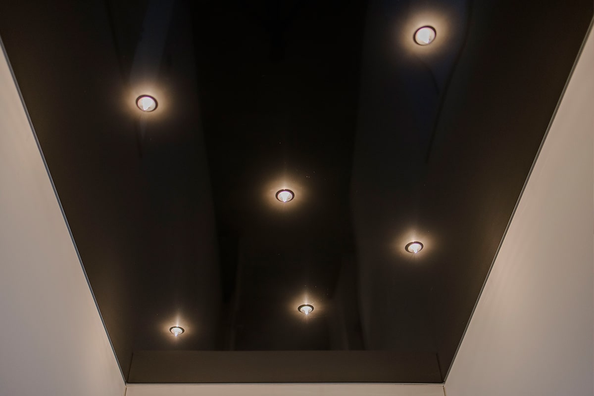 Spanndecken Beleuchtung mit Einbauspots Einbaudownlights