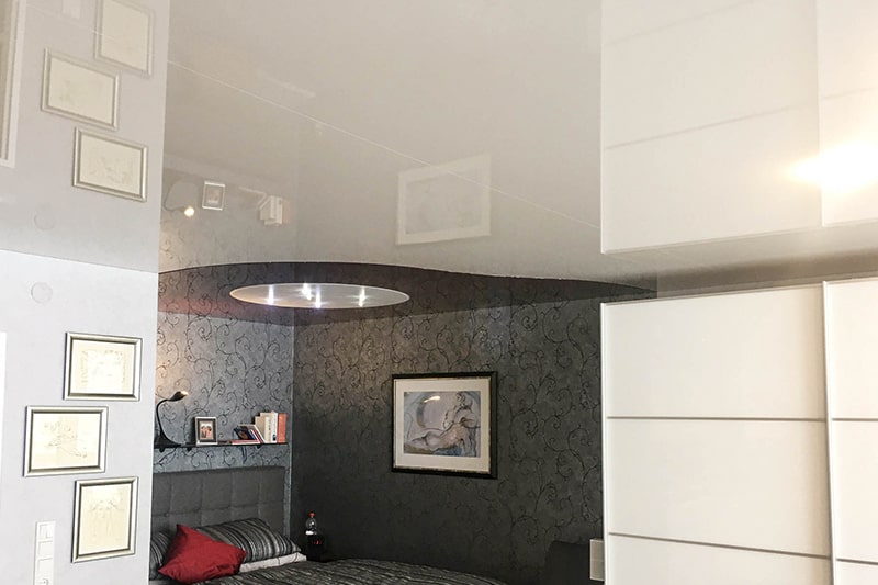 Galerie Spanndecke Schlafzimmer weiss schwarz Sternenhimmel Beleuchtung