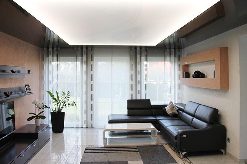 Galerie Spanndecke Wohnzimmer Lichtdeckenfeld Beleuchtung glanz hochglanz